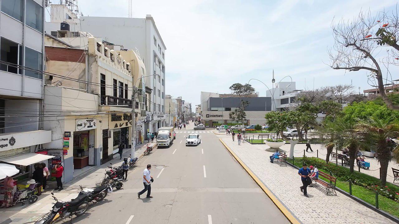 ALQUILER DE OFICINA 1° PISO EN EL CENTRO DE CHICLAYO